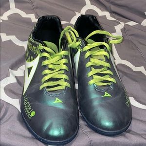 Women’s soccer cleats